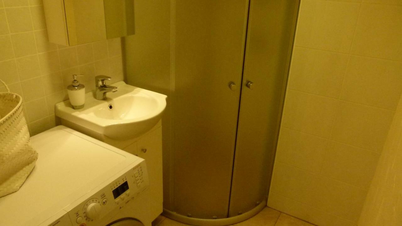 Studio Apartment Parnu Bagian luar foto